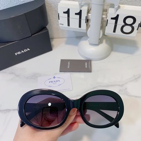 Prada Модель： SPR 25 Размер： 54х18-145
