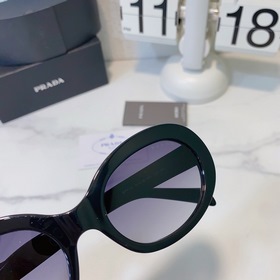 Prada Модель： SPR 25 Размер： 54х18-145