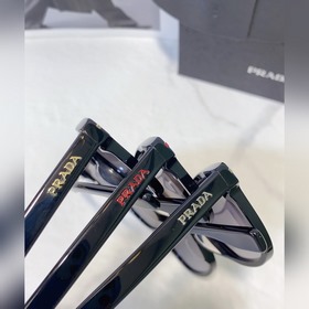 Prada SPR25 Размер： 55х18-145