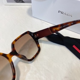 Prada Модель： PR 37XS Размер： 62/17-145