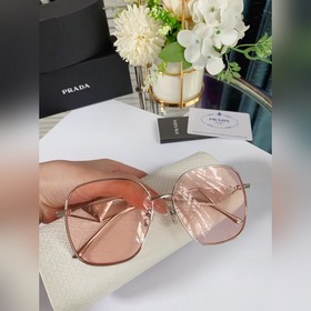 Prada Солнцезащитные очки Prada  Модель： SPR22  Размер： 58-16