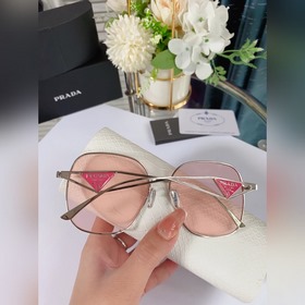 Prada Солнцезащитные очки Prada  Модель： SPR22  Размер： 58-16