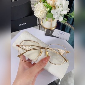 Prada Солнцезащитные очки Prada  Модель： SPR22  Оправа без очк