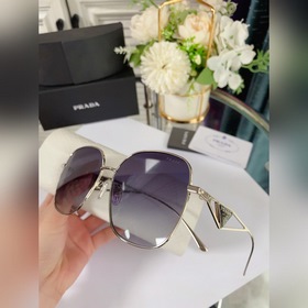 Prada Солнцезащитные очки Prada  Модель： SPR22  Размер： 58-16