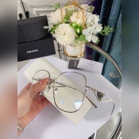 Prada Солнцезащитные очки Prada  Модель： SPR22  Размер： 58-16