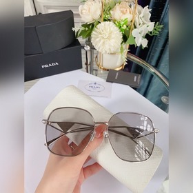 Prada Солнцезащитные очки Prada  Модель： SPR22  Размер： 58-16