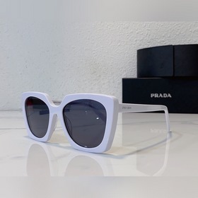 2023 год, первая премьера новой модели PRADA, модель SPR23Zs, раз