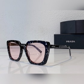 2023 год, первая премьера новой модели PRADA, модель SPR23Zs, раз