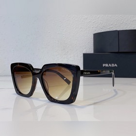 2023 год, первая премьера новой модели PRADA, модель SPR23Zs, раз
