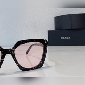 2023 год, первая премьера новой модели PRADA, модель SPR23Zs, раз
