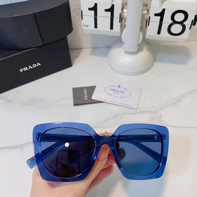 2023 год, первая премьера новой модели PRADA, модель SPR23Zs, раз