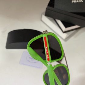Prada Модель： SPR 50XS Размер： 60/16-145