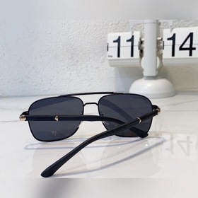 Prada Модель： SPR90Y Размер： 62х19-11-140.