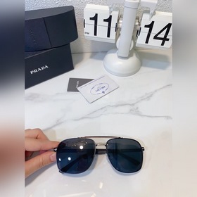 Prada Модель： SPR90Y Размер： 62х19-11-140.
