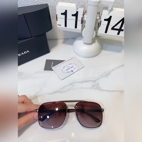 Prada Модель： SPR90Y Размер： 62х19-11-140.