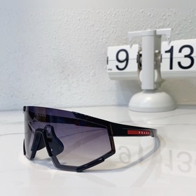 Prada, модель SPS04W, оригинальная форма, фирменный красный логот