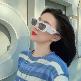 Модель PRADA SPR11ZS Размер： 52-18-145 PRADA с усилившимся объемн