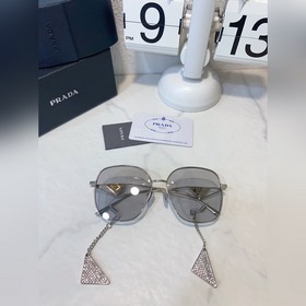 Prada Солнцезащитные очки Prada с подвеской из бриллиантов Модел