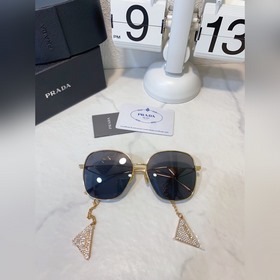 Prada Солнцезащитные очки Prada с подвеской из бриллиантов Модел