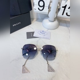 Prada Солнцезащитные очки Prada с подвеской из бриллиантов Модел
