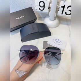 Prada Солнцезащитные очки Prada с подвеской из бриллиантов Модел