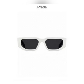 Prada Модель： SPR 09Z
