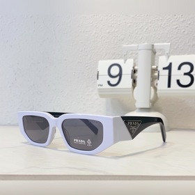 Prada Модель： SPR 09Z Размер： 54х18-140