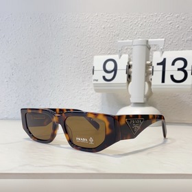 Prada Модель： SPR 09Z Размер： 54х18-140