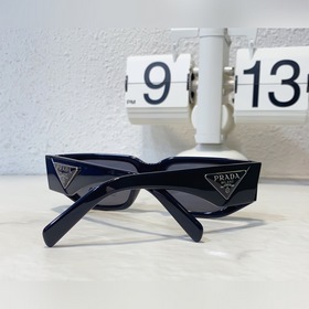 Prada Модель： SPR 09Z Размер： 54х18-140