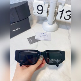 Prada Модель： SPR 09Z Размер： 54х18-140