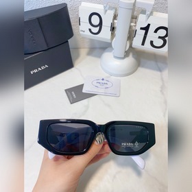 Prada Модель： SPR 09Z Размер： 54х18-140