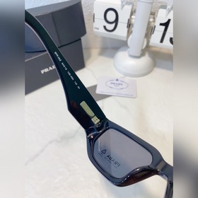 Prada Модель： SPR 09Z Размер： 54х18-140