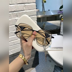 Prada Солнцезащитные очки Prada Высококачественный черный чай П