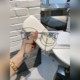 Prada Солнцезащитные очки Prada с подвеской из бриллиантов Модел