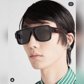 Спайдермен Ограниченная серия PRADA с треугольным дизайном SPR22