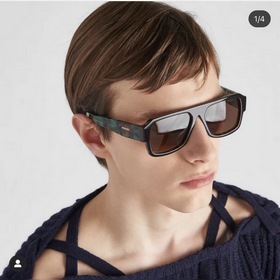 Спайдермен Ограниченная серия PRADA с треугольным дизайном SPR22