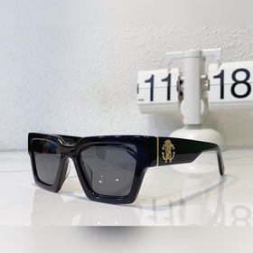 Roberto Cavalli Модель： RC 1075 Особенности： фирменный логотип из