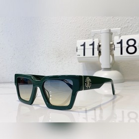 Roberto Cavalli Модель： RC 1075 Особенности： фирменный логотип из
