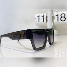 Roberto Cavalli Модель： RC 1075 Особенности： фирменный логотип из