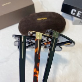 Том TOM FORD ModeI：FT 0715 Особый характер, божественный стиль,