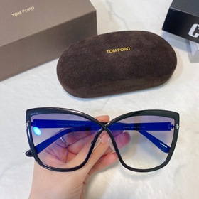 Том TOM FORD ModeI：FT 0715 Особый характер, божественная грация