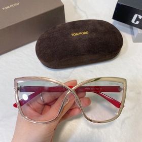 Том TOM FORD ModeI：FT 0715 Особый характер, божественная грация