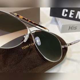 TOM FORD Официальный сайт новой модели FT0818 Размер： 60, 11-145