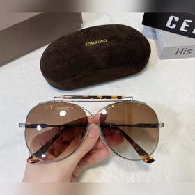 TOM FORD Официальный сайт новой модели FT0818 Размер： 60, 11-145