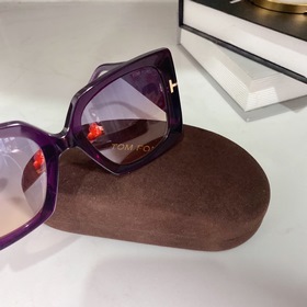 TOM FORD Модель： TF921 Размер： 54/18-145