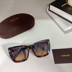 TOM FORD Модель： TF920 Размер： 57/15-145