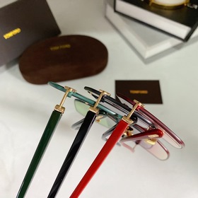 TOM FORD, модель 839. Размеры： 62-16-140.