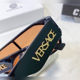 VERSACE Модель： VE4692 Размер： 132х145