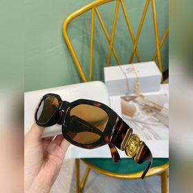 VERSACE Модель： 4361 Размер： 53-16-140