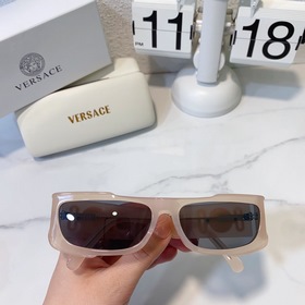Существует роскошь под названием VERSACE*Солнцезащитные очки с го